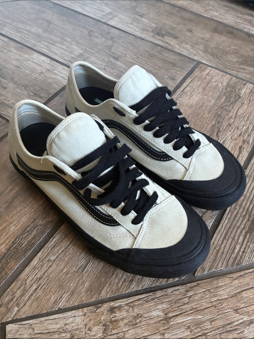 Vans Casual Canvas Low-Top Sneakers - Black & Cream w9